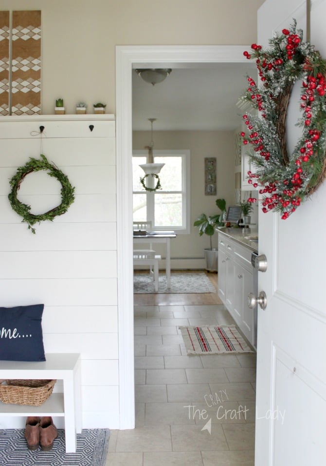 DIY boxwood wreaths and simple winter decor