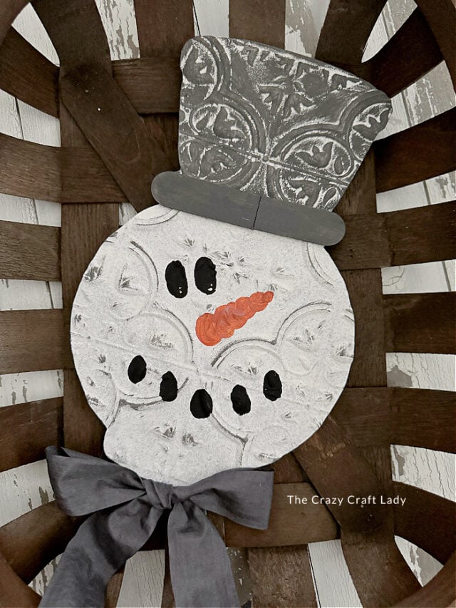 How to Make a Snowman Wreath + Door Hanger Ideas
