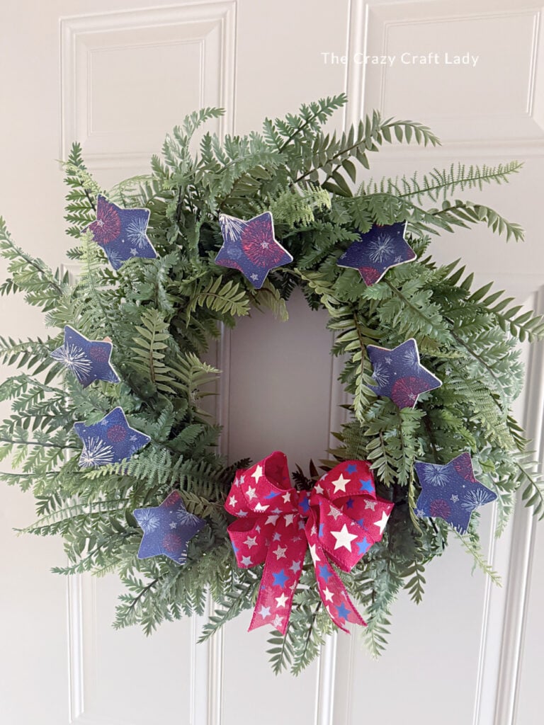 Fern Wreath with 4th of July Star Clips