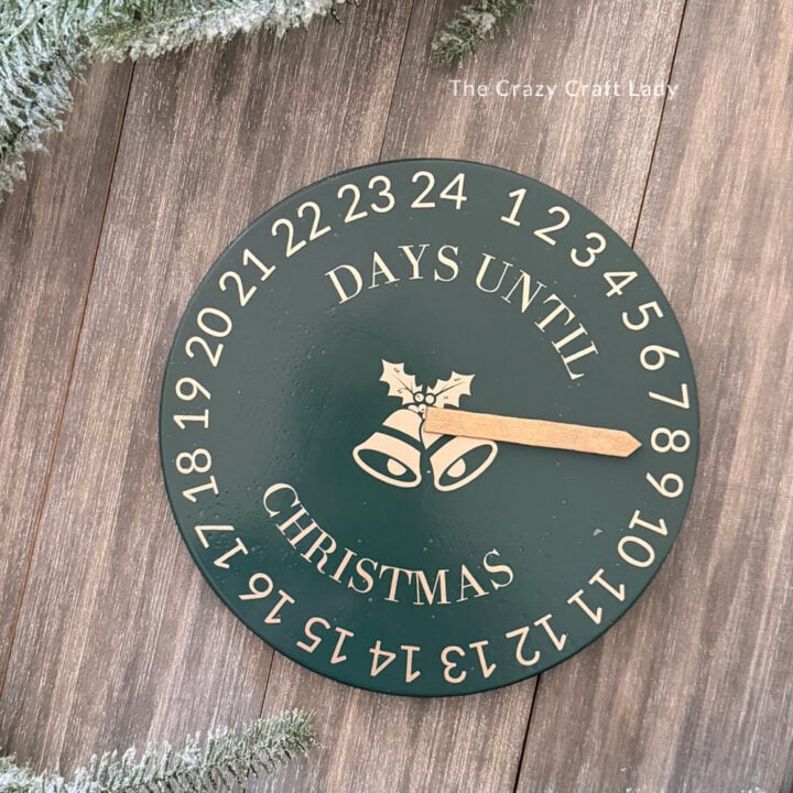 Green and Gold Christmas Countdown Clock with FREE Cut File