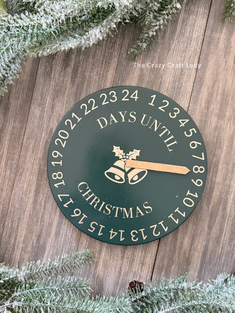 Green and Gold Christmas Countdown Clock with FREE Cut File