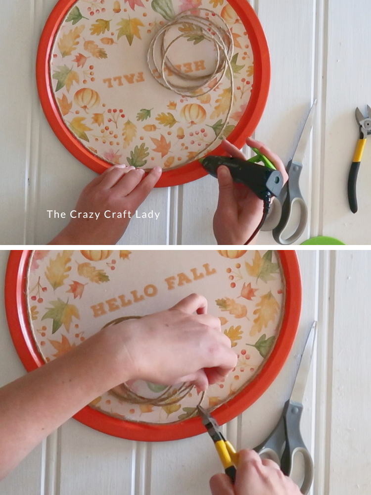 hot glue twine around edge of pizza pan